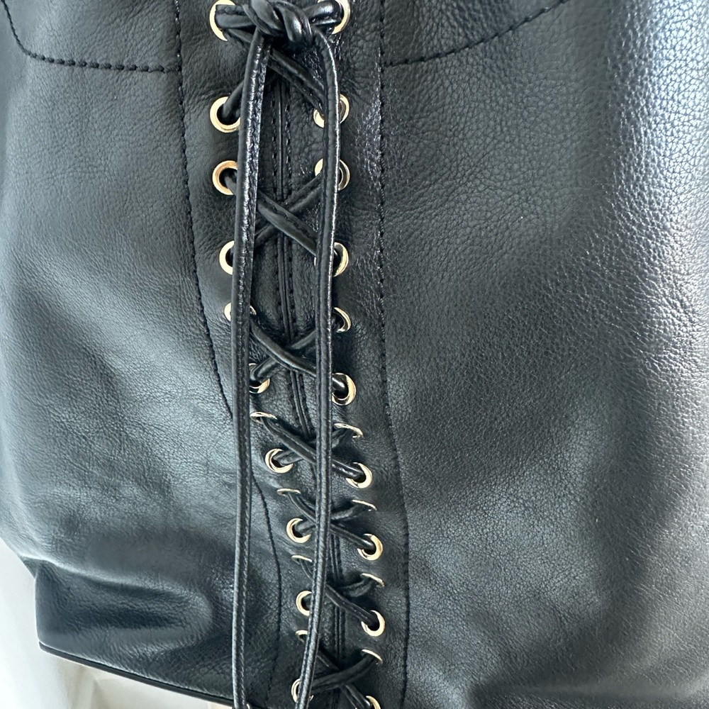 Stuart Weitzman Black Leather Lace-Up Shoulder Bag - Picture 3 of 10